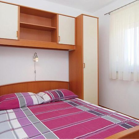 2 Bedroom Nice Apartment In Vir Extérieur photo