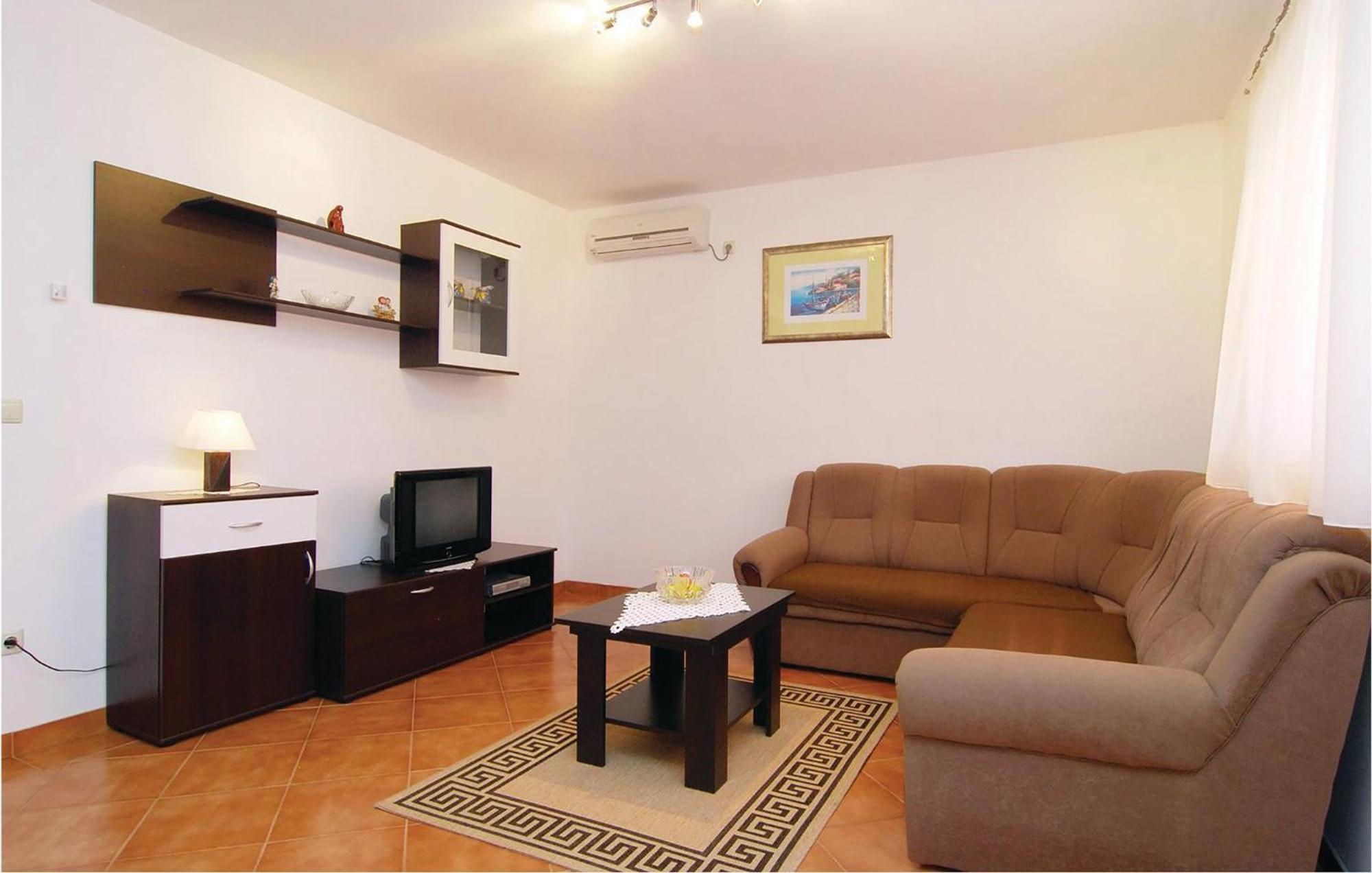 2 Bedroom Nice Apartment In Vir Extérieur photo